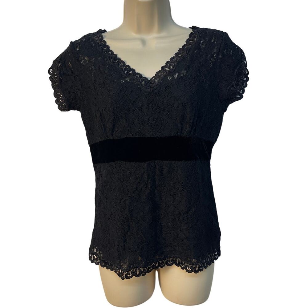 Ann Taylor Black Floral Lace V-Neck Blouse Velvet Waist Cap Sleeve Medium